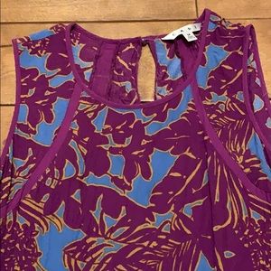 Cabi Crepe Floral Pattern Sleeveless Blouse